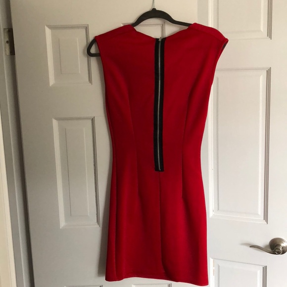 Red dress with black zipper - Picture 2 of 2